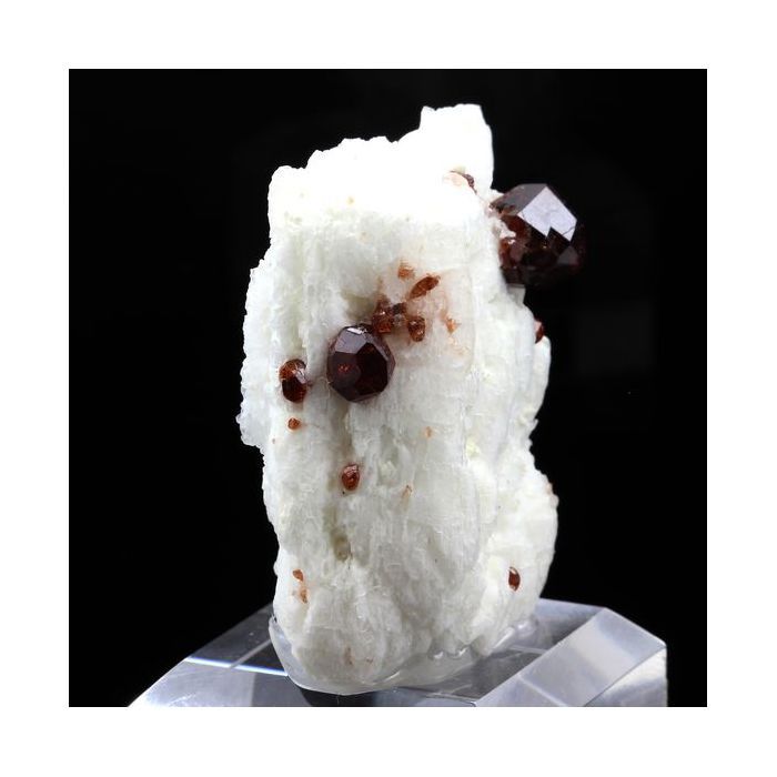 Pierres et Minéraux. Grenat Spessartite, Orthose. 208.0 ct. Gilgit-Baltistan, Pakistan.