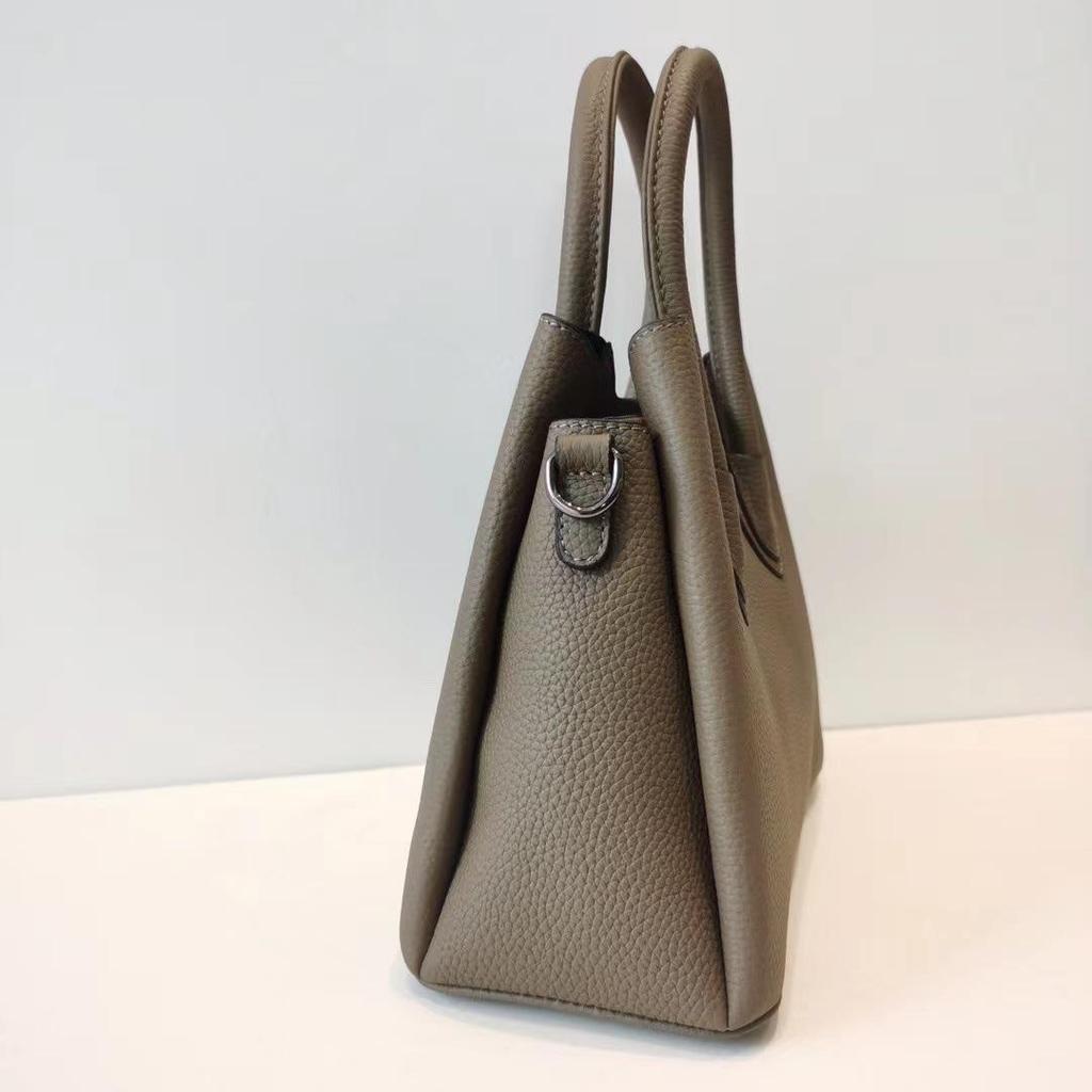 2025 Women's Genuine Leather Tote: High-End, Large Capacity, Commuter Handbag