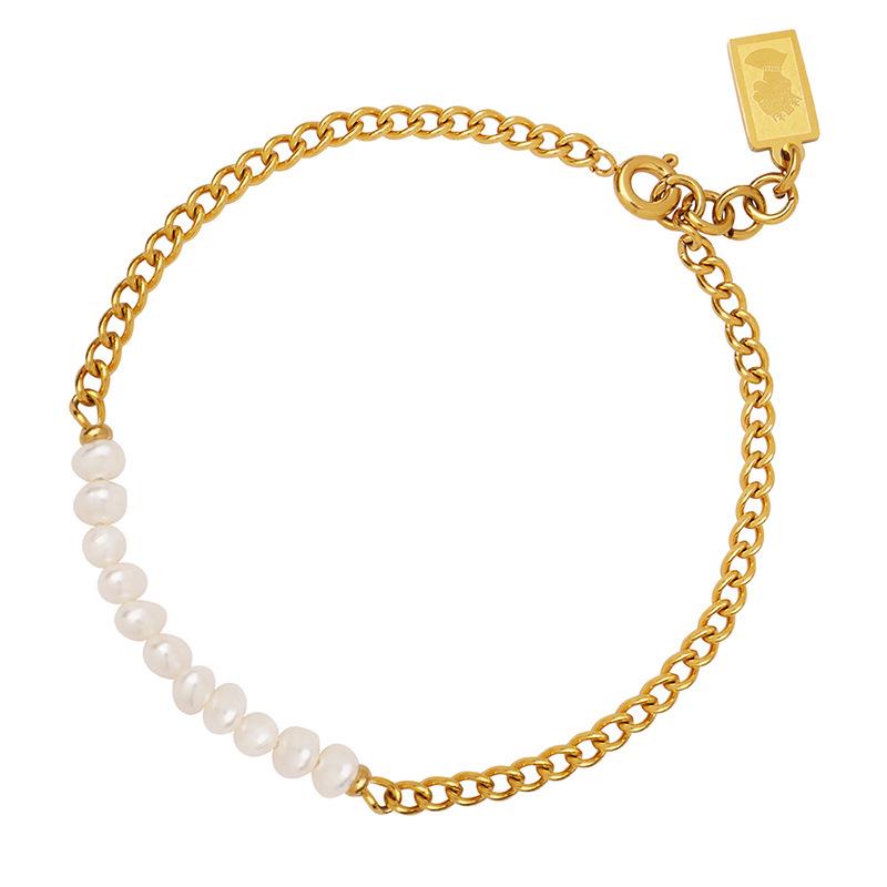 Simple Girl Best Friend Gift: Gold-Plated Titanium Steel Square Pendant Bracelet with Freshwater Pearl Beads