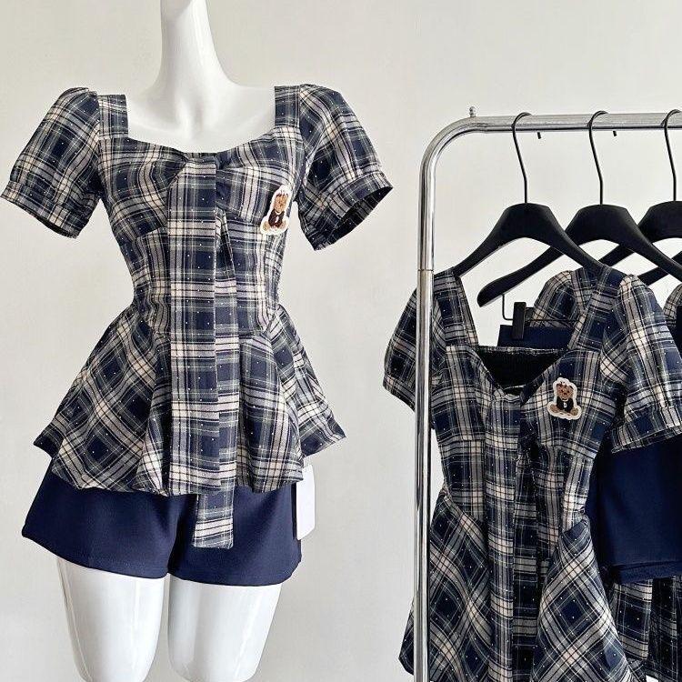 Korean Style Slimming Two-Piece Set: Short-Sleeved Top and Commuting Shorts S