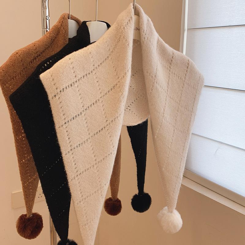 New Fashionable Fur Ball Detachable Knitted Shawl Versatile Neck Gaiter Warm Triangular Scarf for Women In Winter