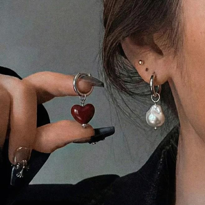 Retro Asymmetrical Pearl Heart Earrings: European & American Style, Sweet Cool Fashion