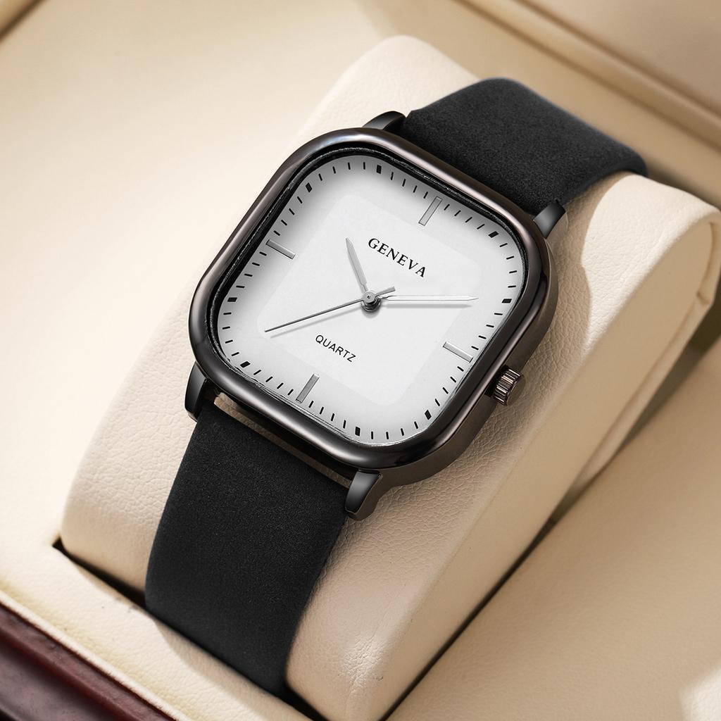 Modische Herrenuhren mit minimalistischem Quarzwerk und lässigem Lederarmband