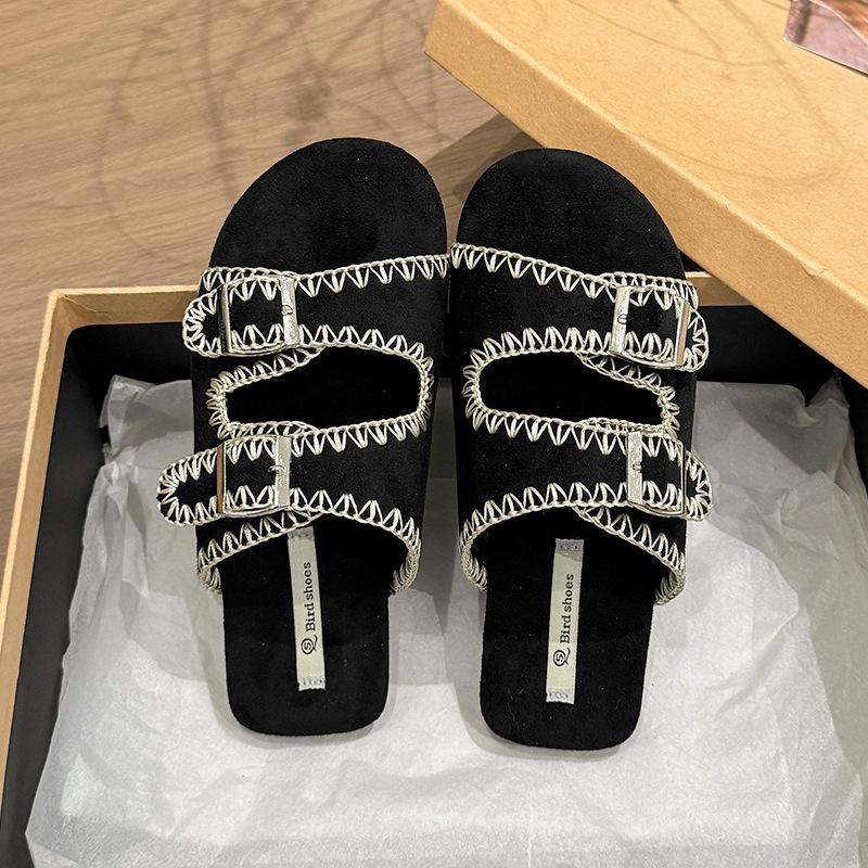 Casual and simple Korean version double-breasted one-word with flat-bottomed cool slippers, new summer retro embroidered girls half slippers