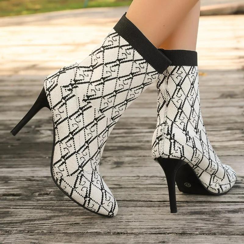 Mode 2024 Sexy Spitzschuh Damen Sockenstiefel Lässige Mode Übergröße Stilettos Leicht und Atmungsaktiv Damen Moderne Stiefel