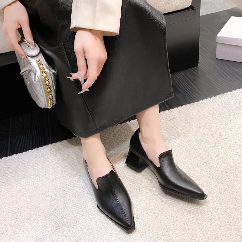 Spring New Single Shoe Women Fashion Pointy Mid-mouth Slip-on Anti-slip and Wear-resistant Temperament Square Heels Women's Shoe