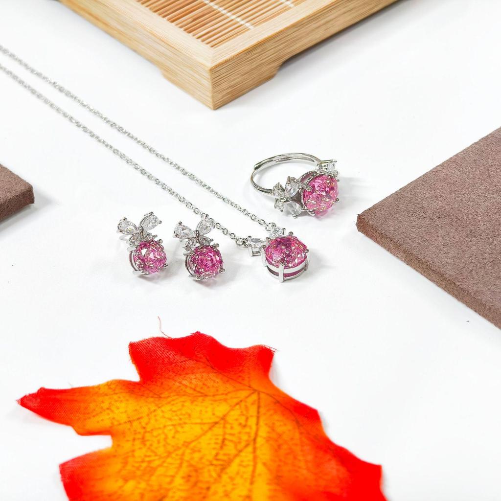 Růžová Sakura Motýlí Šperky Set: Zirkonový prsten, náušnice a přívěsek