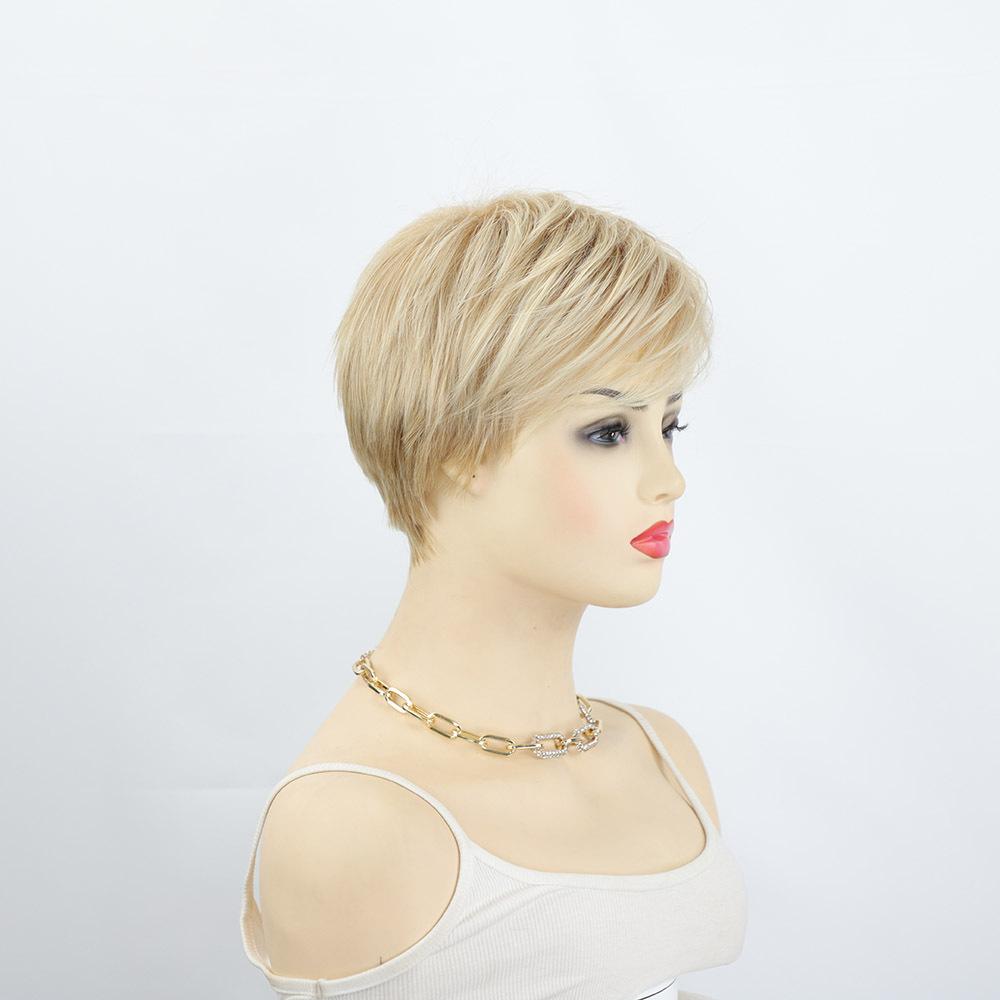 Women Light Blonde Wigs with Bangs Short Layered Hair Synthetic Wave Wig for Daily Cosplay Use Heat Resistant Fibre