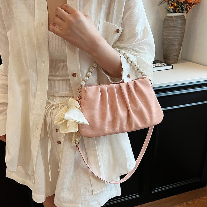 Spring and Summer New Pleated Pearl Chain Bag Bag Women's Fashion Underarm Bag Casual Women's Bag Cloud Bag