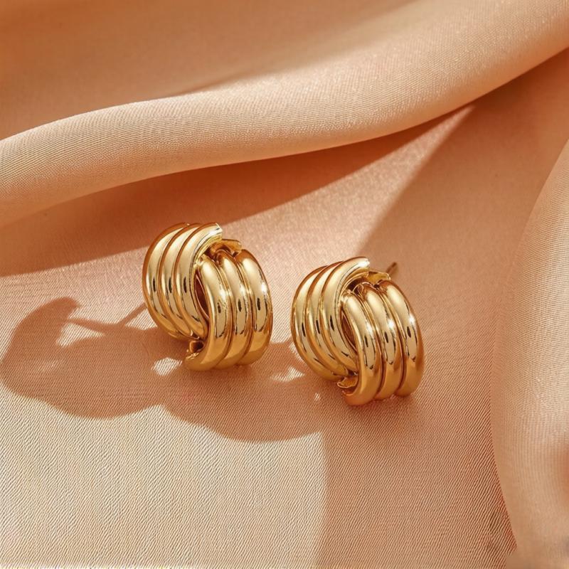 Retro Metal Fan Shaped Stud Earrings Women Geometric Pleated Exaggerated Flower Earrings Minimalist Daily Banquet Jewelry Gifts