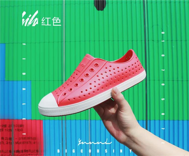 Men's Sandals Casual Outdoor Summer Hole White Shoes Breathable and Non Slip Soft Soled Shoes Canvas Shoes Dance