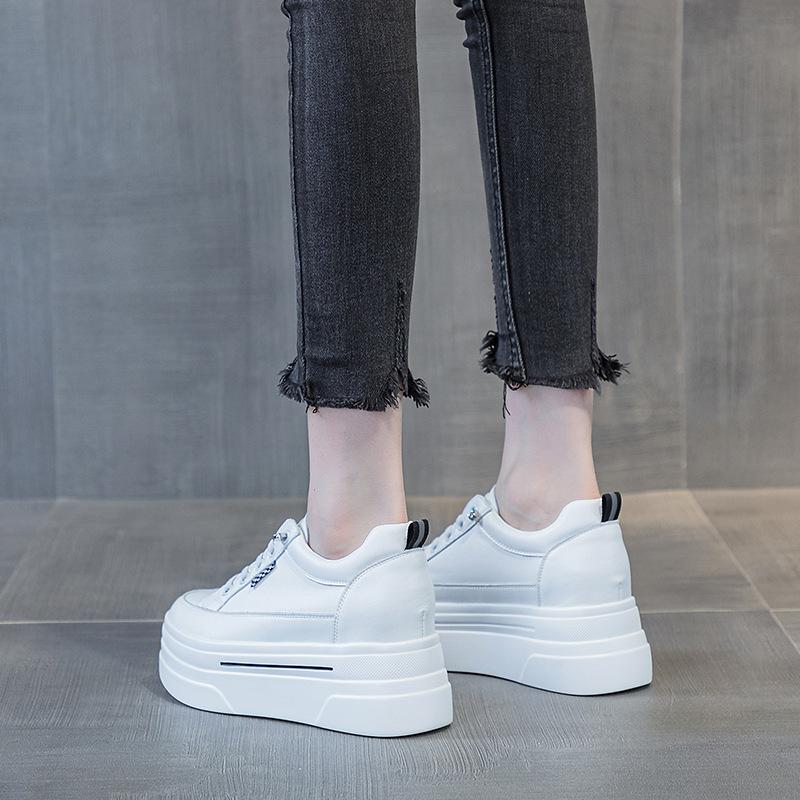 Herbst und Winter kleine dicke Sohle Innenhöhe erhöhend lässige kleine weiße Schuhe Damen Keilabsatz Low-Top Schnürsenkelfrei vielseitige Damenschuhe