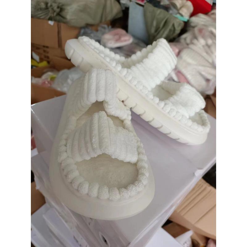 

Large-sized Shoes One-piece Indoor Slippers Women s Shoes and Thick-soled Flip-flops on The Outside 36 білий