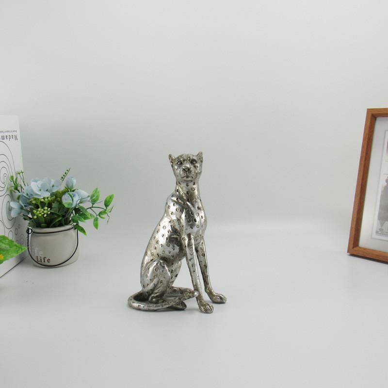 Resin Cheetah Decor Figurine With Antique Finish For Living Room Or Desk