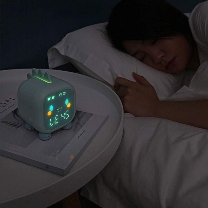 Réveil numérique dinosaure mignon avec veilleuse, cadeau d'anniversaire pour enfants, alimentation USB