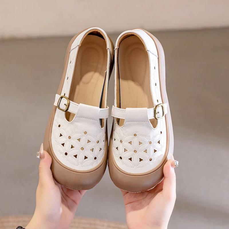 Hollow summer leather embroidery women's shoes round head flat bottom hole women's shoes non-slip comfortable mother shoes sandals
