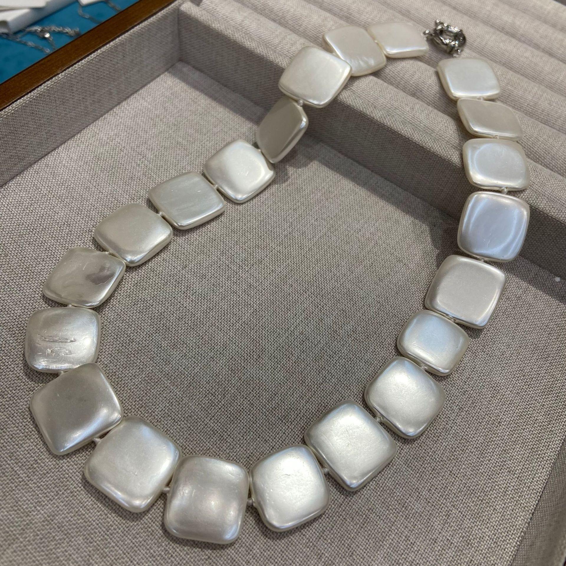 

French Minimalist Natural Shell Handmade Beaded Retro Vintage High Fashion Versatile Necklace