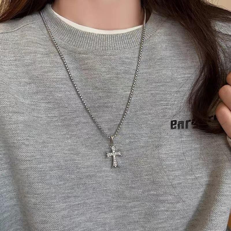 Light Luxury Gothic Cross Pendant Choker Necklace For Women Girls Punk Vintage Versatile Sweater Chain Jewelry Accessories Gifts