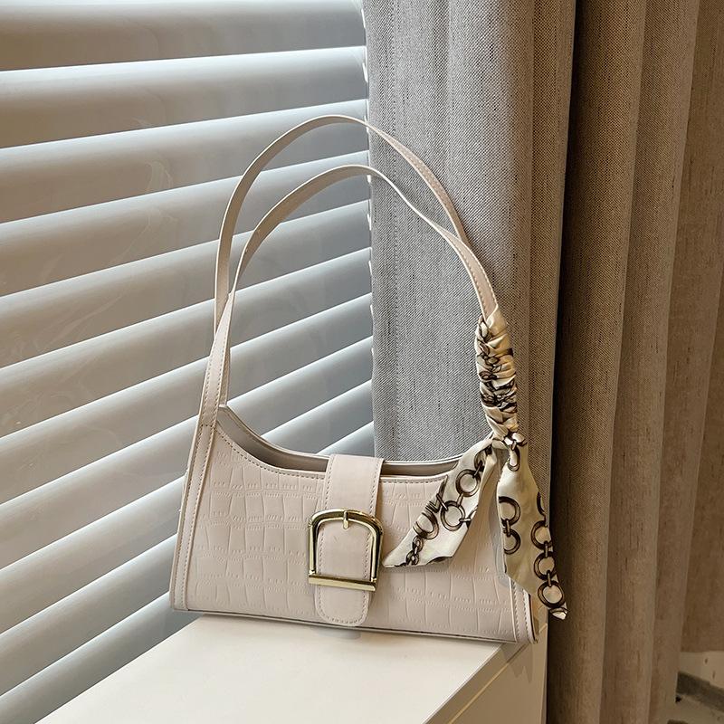 Temperament Retro Women's Bag 2025 Winter Simple Shoulder Armpit Bag Casual Silk Scarf Portable Small Square Bag