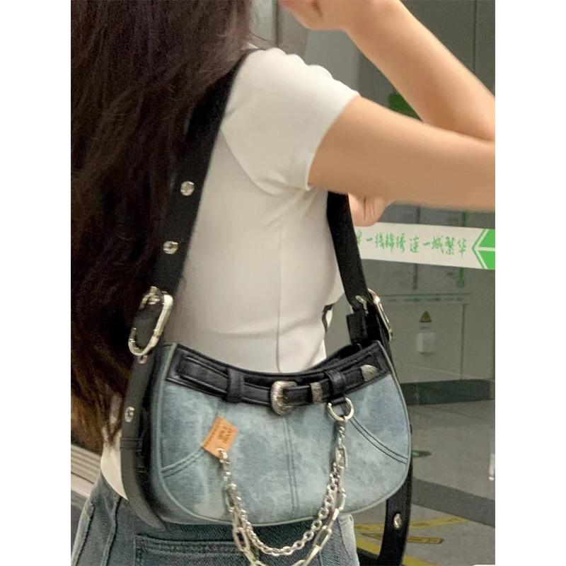 Personalized Element Design: Sweet and Cool Underarm Bag for Women, Versatile and Fashionable Handbag, Shoulder Bag and Chain Bag