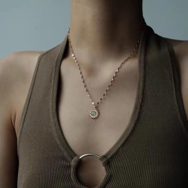 

Green Sunflower Zircon Necklace - Women s Luxury Clavicle Chain Jewelry
