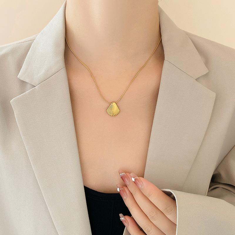 Stainless Steel Metal Shell Pendant Necklace for Women Waterproof Summer Gold Color Pvd Plated Statement Jewelry