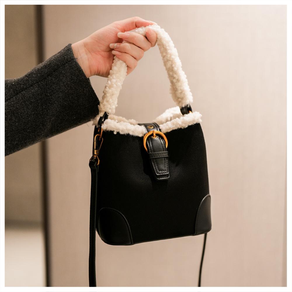 Light Luxury Fashion Women's Shoulder Bags High Quality PU Bag Body Plush Handle Ladies Messenger Bag Casual Retro Female Bucket Bag Mother's Day Gift