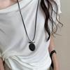 Vintage Ovales Hölzernes Y2K Anhänger Halskette für Damen Minimalistischer Mattes Metall Block Verstellbare Leder Kordel Pullover Kette Schmuck