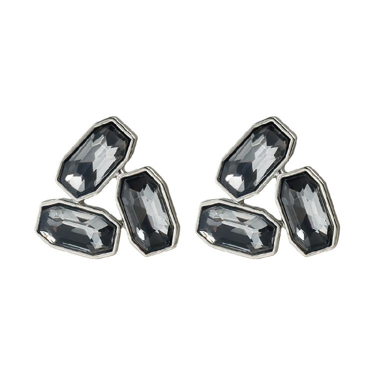 

Comfort Focused Lightweight 10g Geometric Symmetrical Ear Studs Using Zinc Alloy for Extended Wear and Style 1