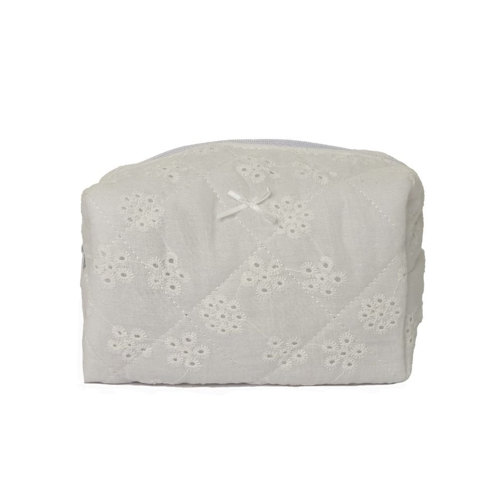 INS Quilted Makeup Bag Elegant Bow White Lace Travel Storage Bag Floral Embroidery Cosmetic Bag Travel Toiletry