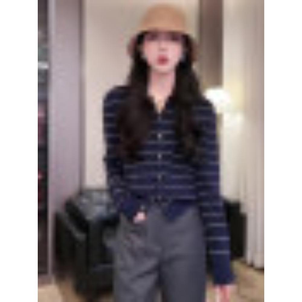 A Versatile Round-neck Striped Knitted Cardigan for Women, A New Large-sized Sweater Jacket for Autumn and Winter