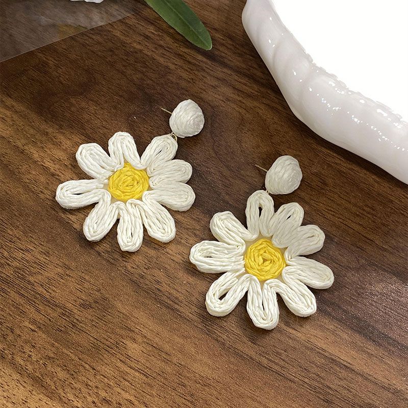 

Hawaii Coast Seaside Vacation Style Woven Flower Stud Earrings Women s Exaggerated Earrings Square and round Face Show Face Small Earrings Woven sunflower earrings