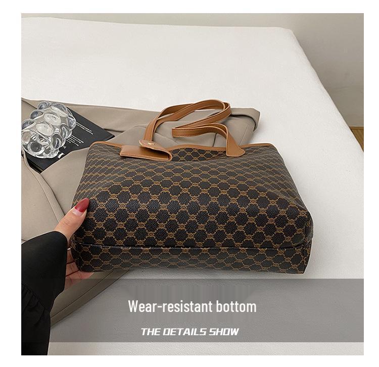 Women's Fashionable Multi-Piece Set: Large Capacity Retro Tote, Mother-Child Bag, and Underarm Bag