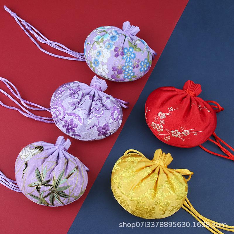 Chinese Embroidered Scented Sachet Purse - Hanfu-Style Mosquito Repellent Pendant Plum Blossom Green