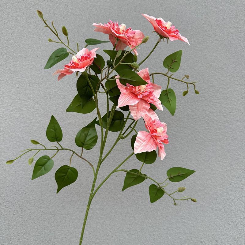 Ein künstlicher Clematis-Blütenzweig 5 Blütenköpfe Simulierte Passionsblüte für Hochzeitsfeier Florale Dekoration