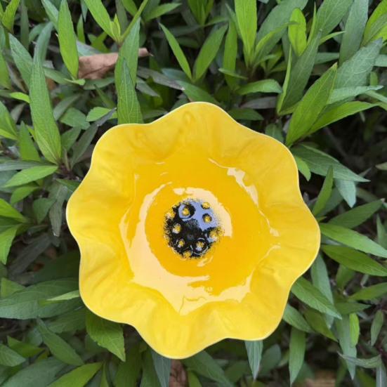 Handmade Flower Garden Stake Ground Insert Bee Butterfly Watering Station Decorative Bird Bath Pollinator Drinking Bowl for Outdoor Yard Lawn Decor