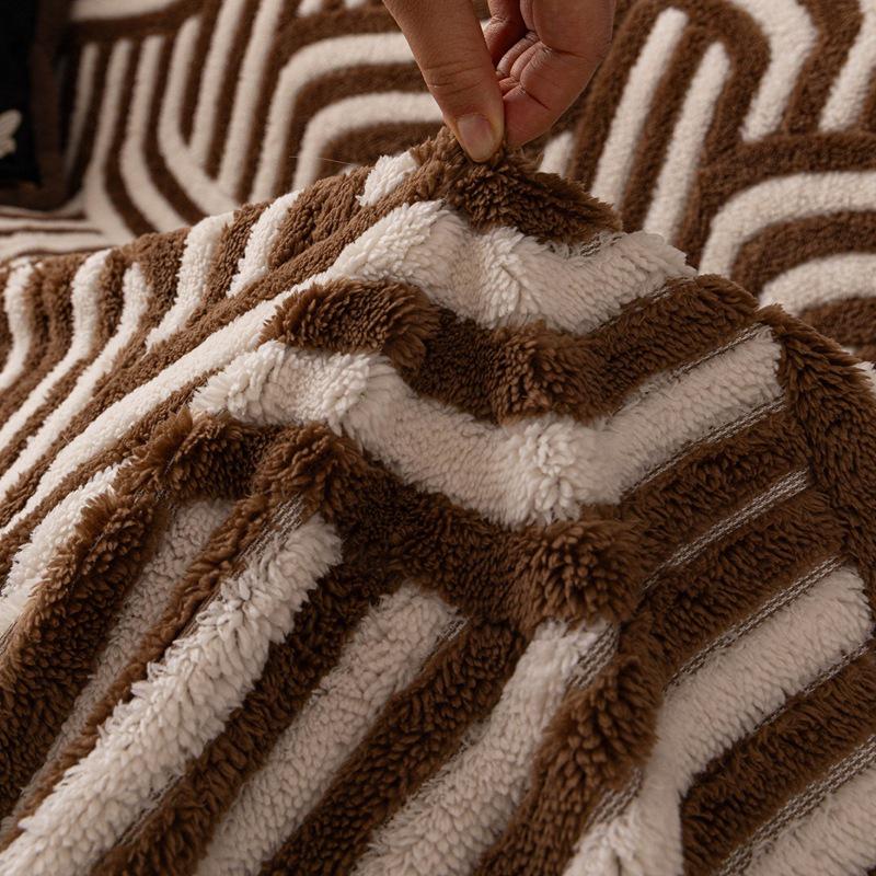 Winter Thickened Non-slip Sofa Cover – Cat Scratch Resistant & Dustproof Plush Blanket
