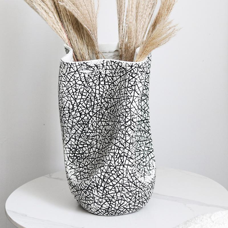Modern Art Geometric Abstract Twisted Texture Flower Vases Irregular Vase Model Room Sales Office Decorations