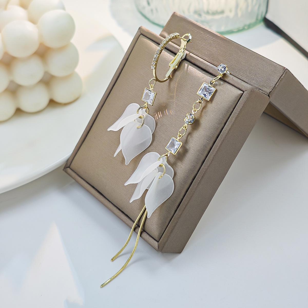 Супер-фееричные Элегантные Белые Лепестковые Серьги в Стиле Мори, Асимметричные Длинные Серьги с Бахромой и Алмазами для Женщин