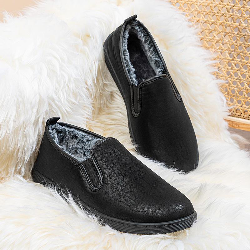 Old Beijing Men's Winter Fleece-Lined Slip-On Shoes - Thick, Soft Sole for Warmth and Comfort