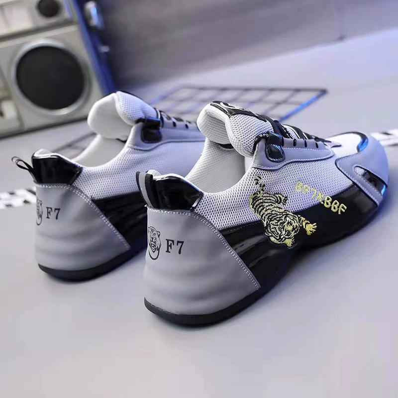 Fashion Sneakers Women 2025 New Woman Running Shoes Breathable Outdoor Lager Size Sports Shoes Comfortable Athletic Footwear Zapatillas