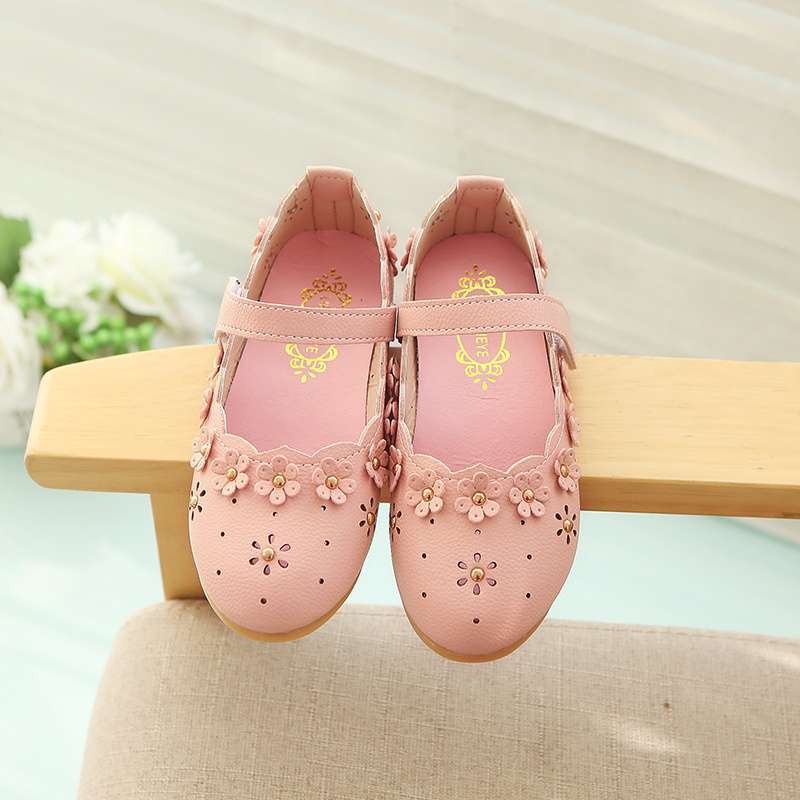 2025 Comfortable Princess Children's Soft Sole New Autumn Small Flower Hollow Girls' Single Shoes Medium and Older Children's Small Leather Shoes