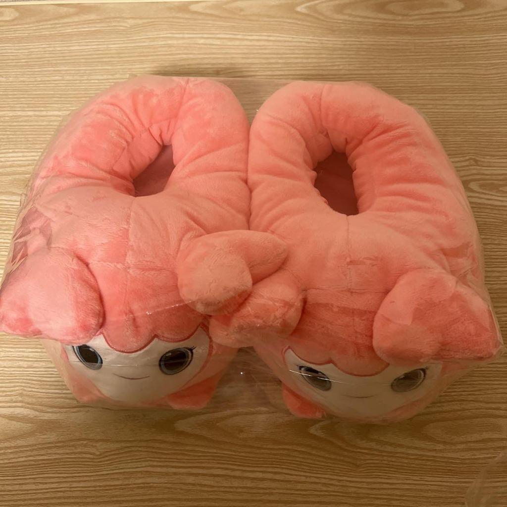 [USED] TWICE LOVELYS Plush Slippers Momo