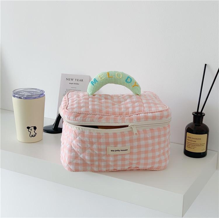 Korean Style Plaid Makeup Bag: Large Capacity, Portable, High-End Cosmetic Organizer for Women