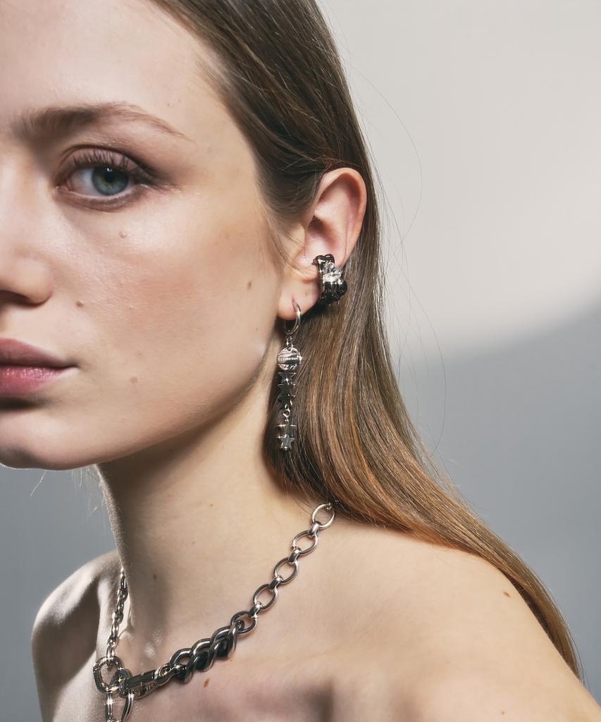 Sentiments No.317 [Black] Geometry Heart Earcuff