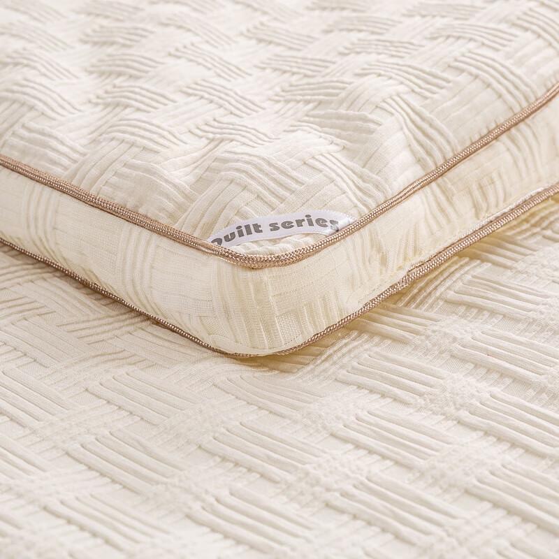 Grace Weiche & Atmungsaktive Jacquard-Steppdecke