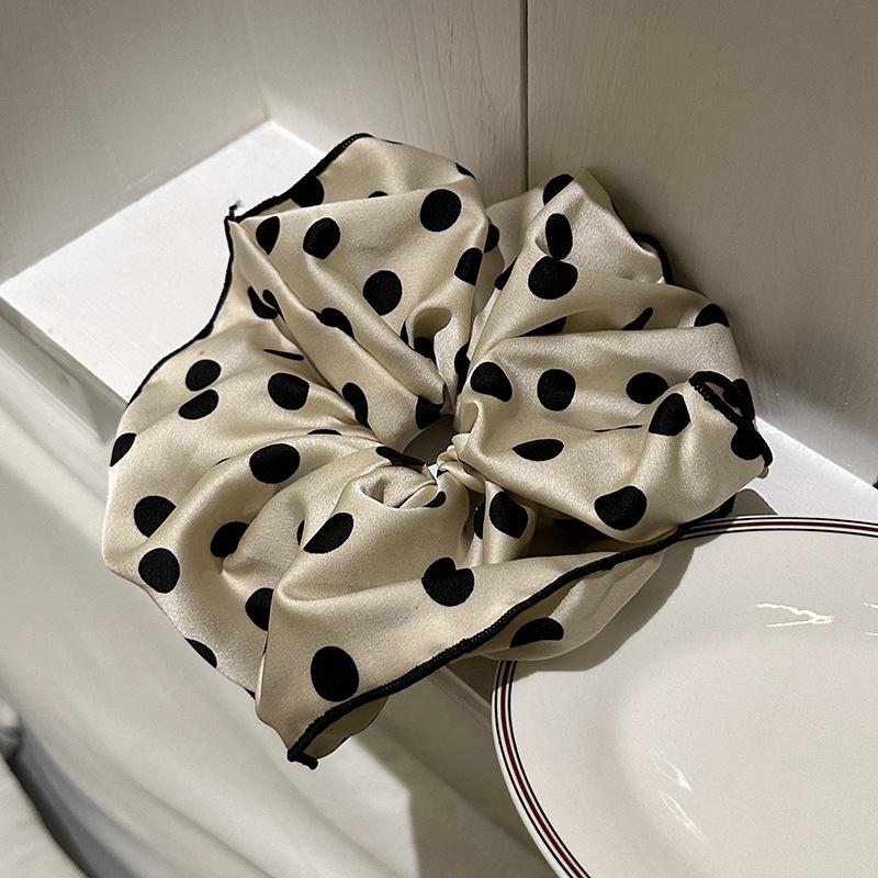 Elegant Retro Polka Dot Hair Scrunchie - Classic Style Hair Tie & Accessory for Women