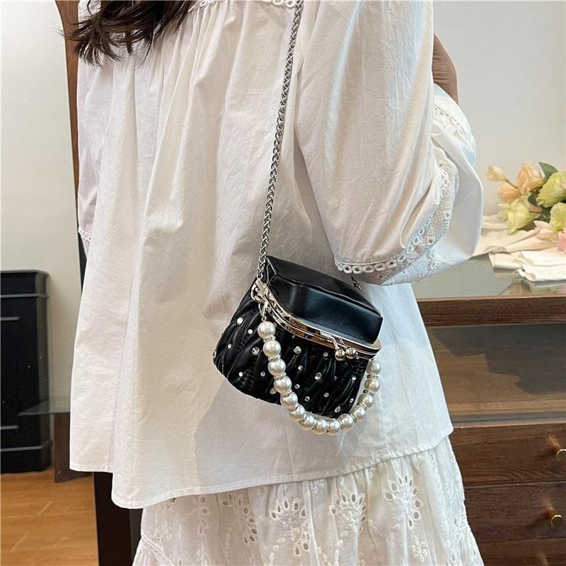 Bag women's bag 2025 autumn new Korean version fashion pleated shoulder bag pearl portable mini square bag