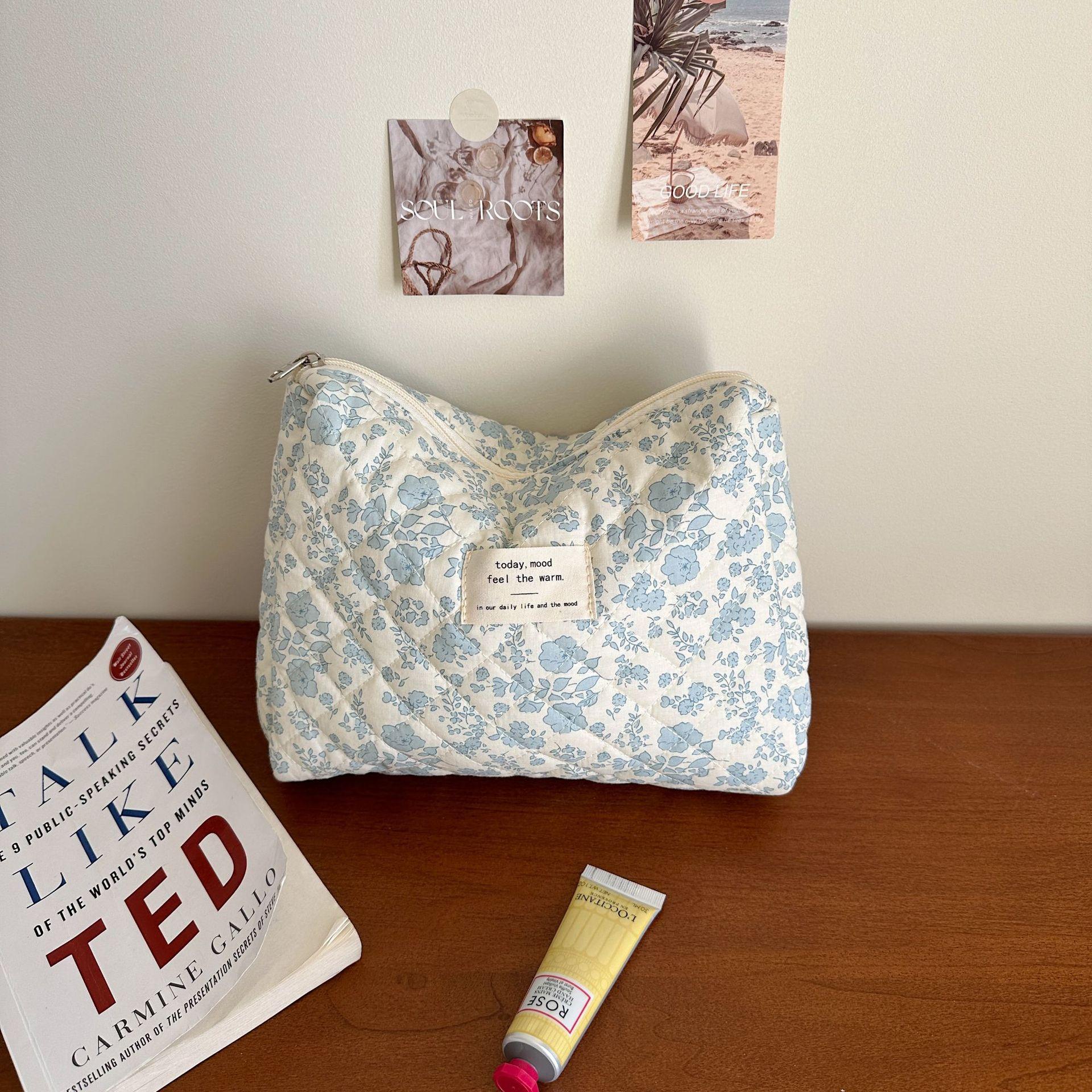 

Портативная сумка для макияжа, кошелек для монет с цветочным дизайном, идеально подходит для женщин StyleN