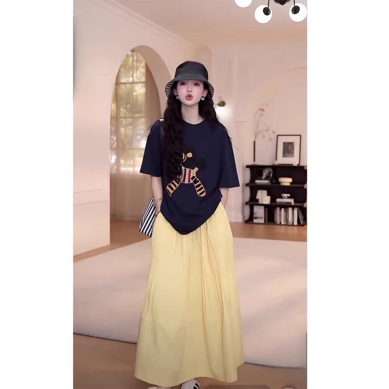 Korean Women's Summer Casual Outfit: Round Neck 3D Pony T-Shirt & High-Waisted Pleated Yellow Skirt
